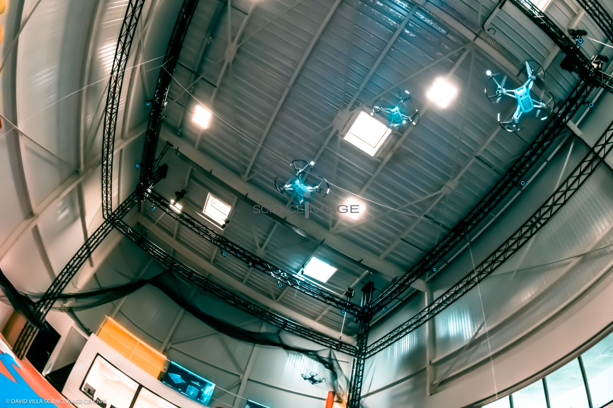 Déplacements collectifs d'essaims de drones_M1_4010